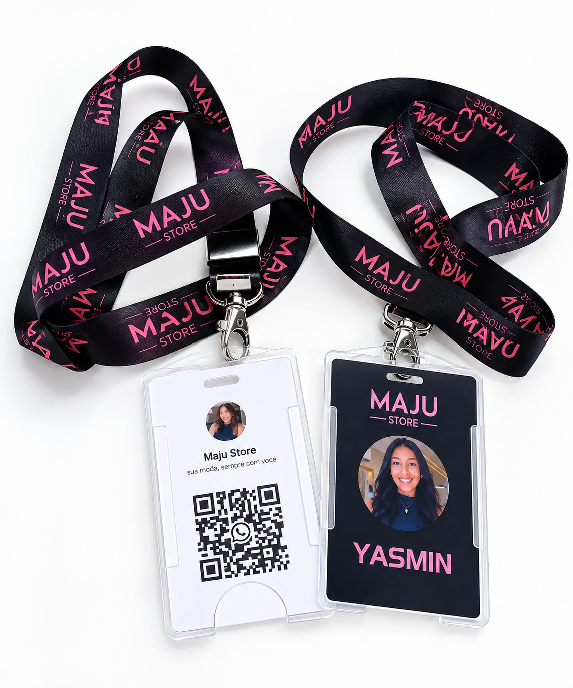 Crachá personalizado em PVC Maju Store